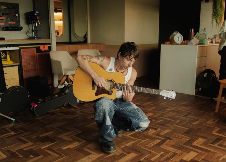 Di Ferrero apresenta show acústico, no Teatro Bradesco, em São Paulo