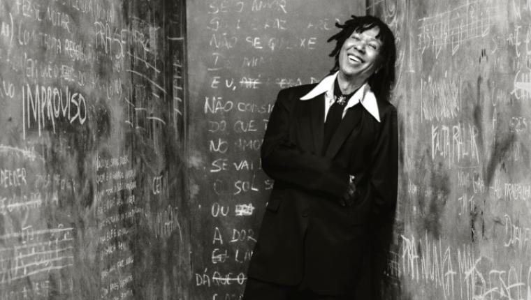 Djavan completa 77 anos sendo o artista de MPB mais ouvido nas plataformas digitais com mais de 3 bilhões de streams em toda a carreira