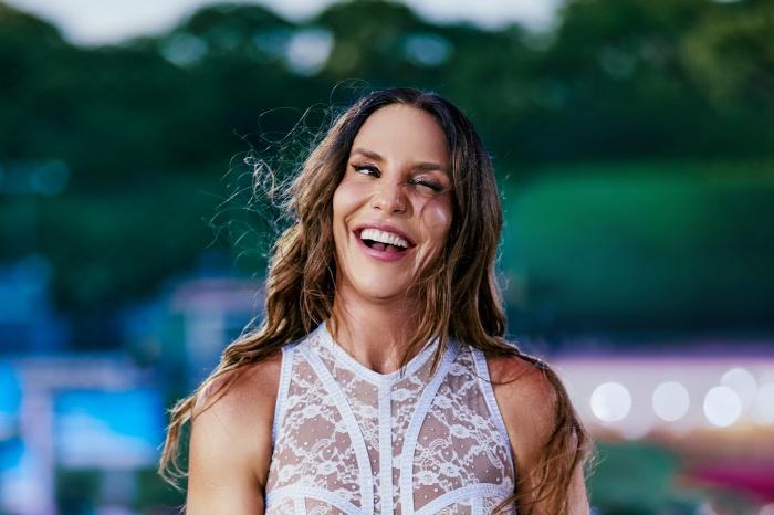 Ivete Sangalo presenteia Salvador com convidados especiais em show histórico da turnê "Ivete Clareou"