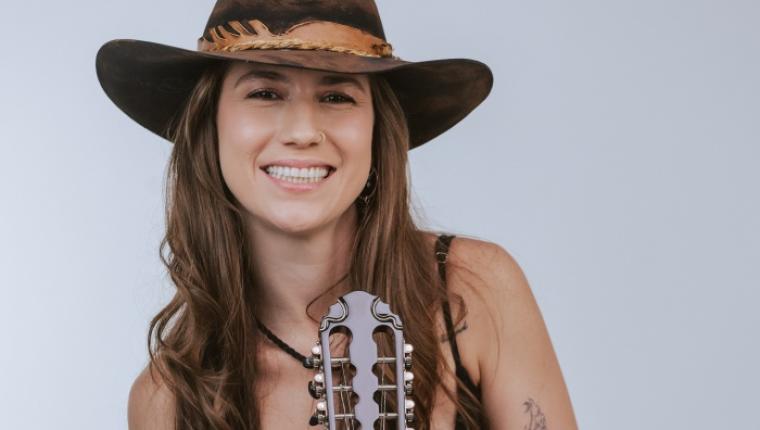 Em semana de Grammy Latino, Bruna Viola relembra a conquista que marcou sua trajetória