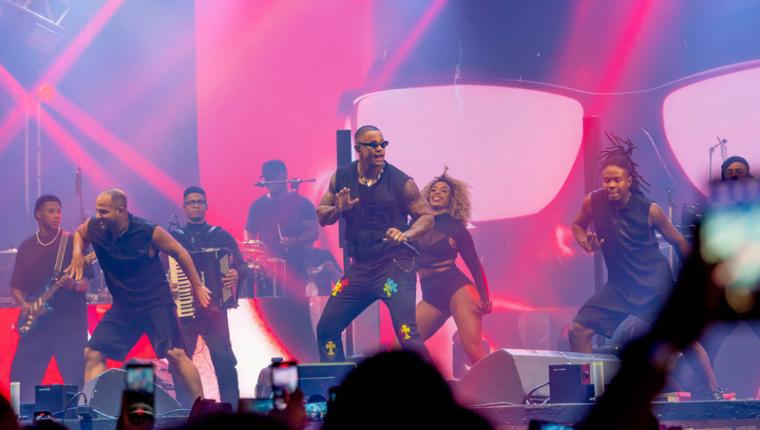 Léo Santana e Turma do Pagode fazem show especial no CTN dia 10 de abril